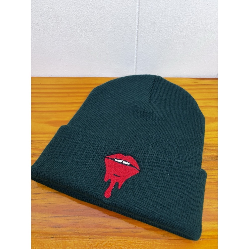 Embroidered Lips Green Knit Beanie Winter Hat‎ Red Dripping Lips Unisex One Size
